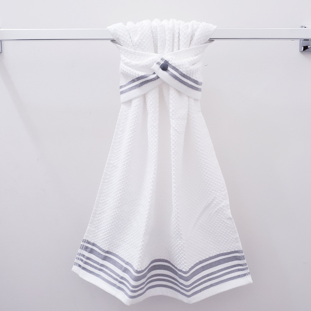 🤍#9067-A NEW! WHITE with SILVER Hang'N'Snap HAND towel w/Gray plastic snap